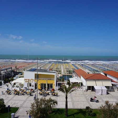 Hotel Alba Sul Mare à Lido di Camaiore Extérieur photo