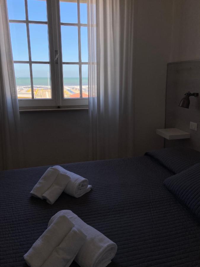 Hotel Alba Sul Mare à Lido di Camaiore Extérieur photo