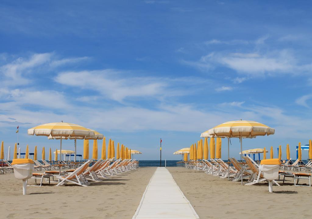Hotel Alba Sul Mare à Lido di Camaiore Extérieur photo