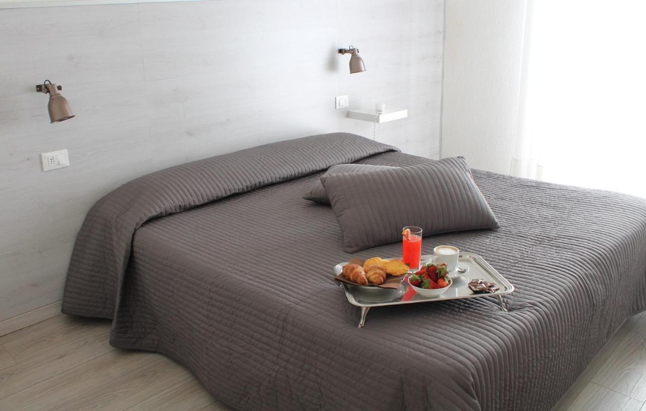 Hotel Alba Sul Mare à Lido di Camaiore Extérieur photo