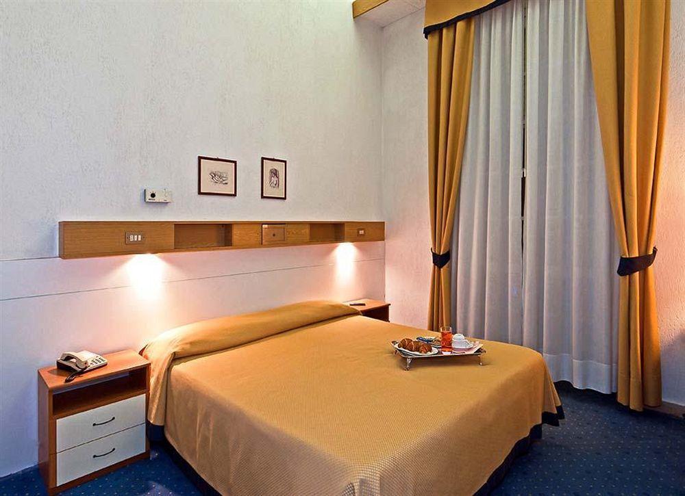 Hotel Alba Sul Mare à Lido di Camaiore Extérieur photo