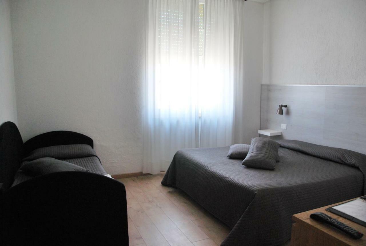 Hotel Alba Sul Mare à Lido di Camaiore Extérieur photo