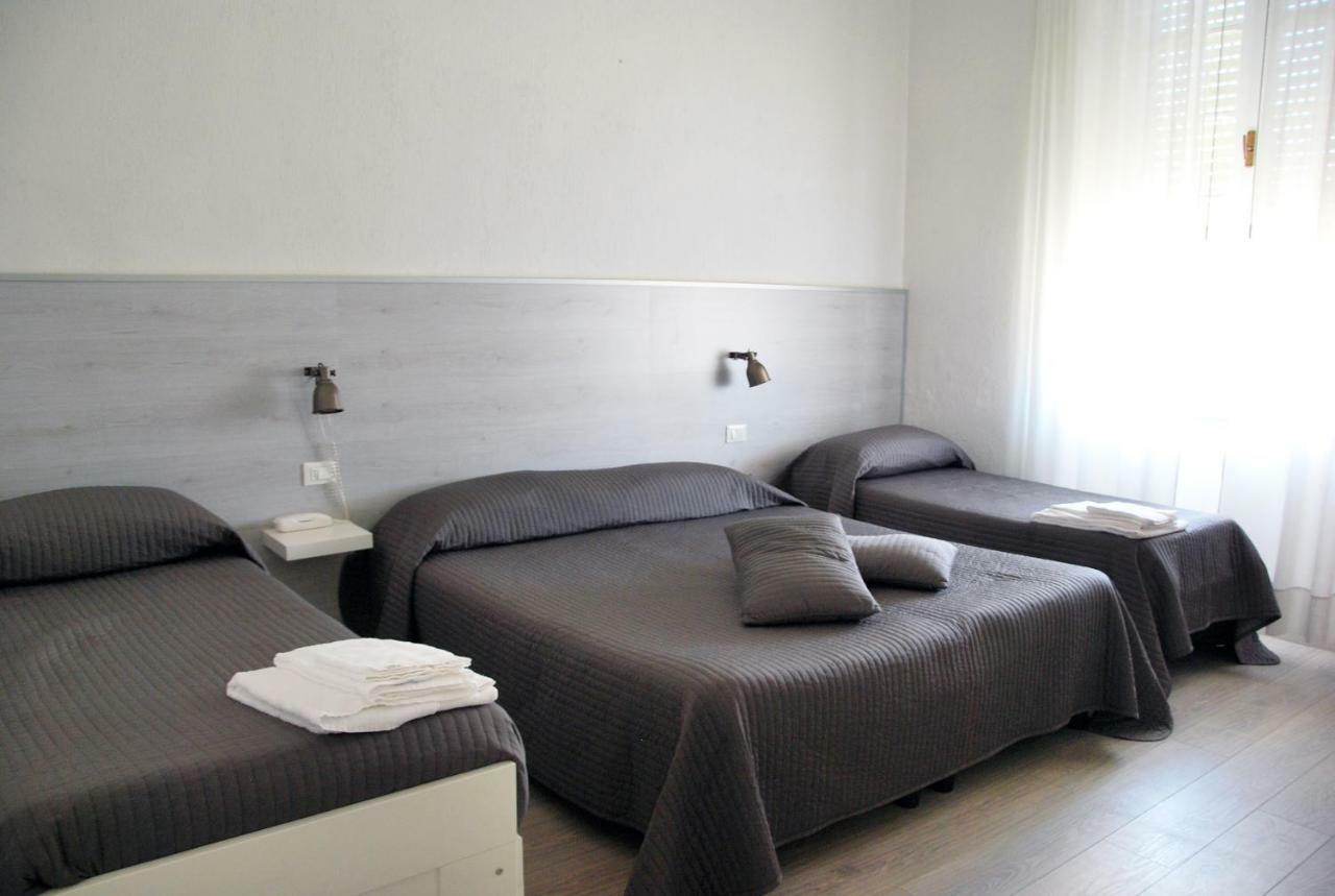 Hotel Alba Sul Mare à Lido di Camaiore Extérieur photo