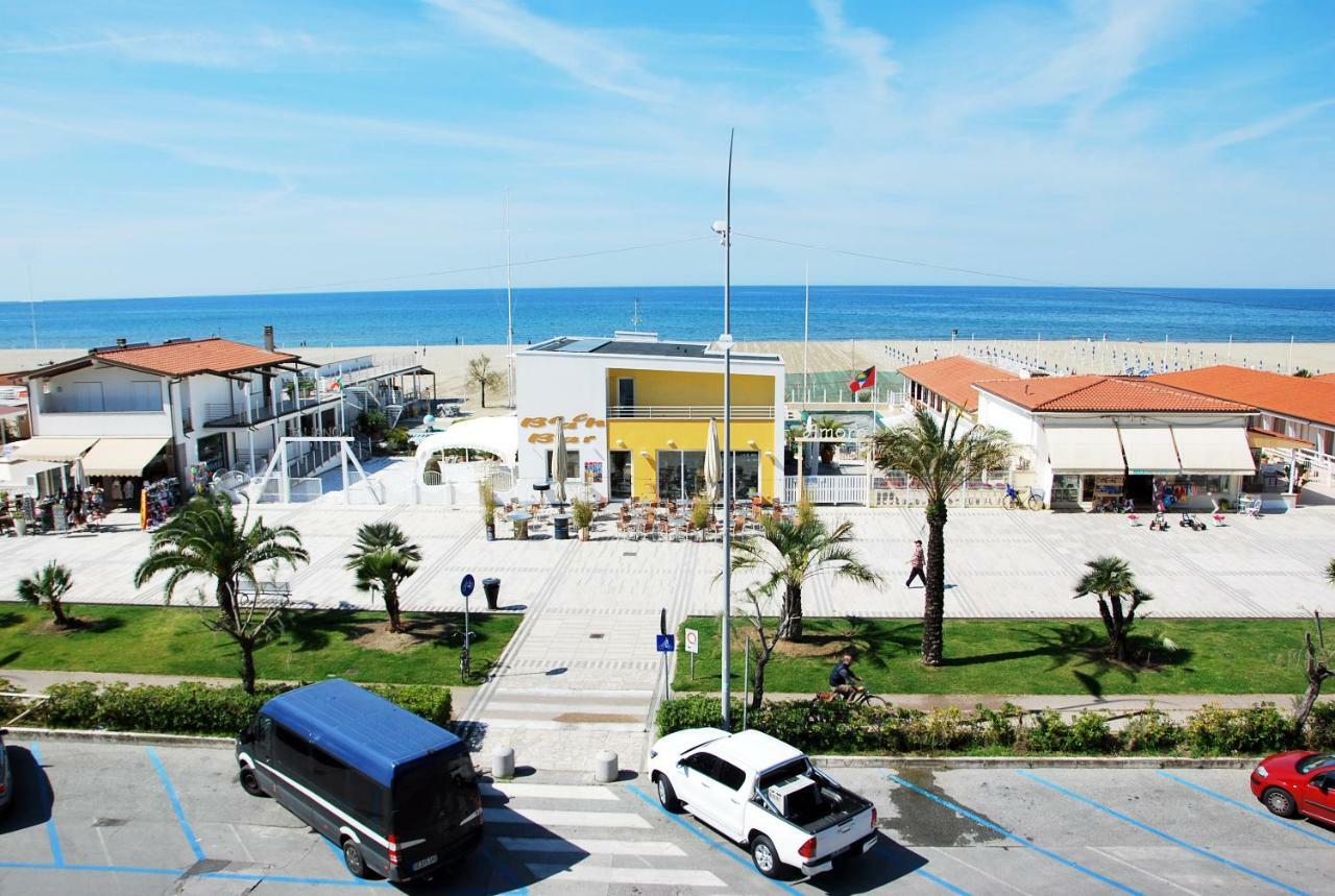 Hotel Alba Sul Mare à Lido di Camaiore Extérieur photo